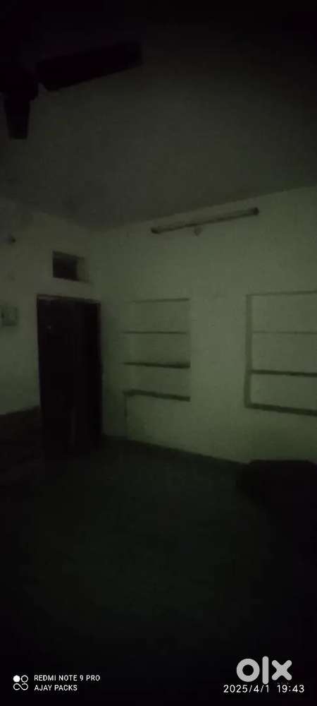 One room for rent with best location