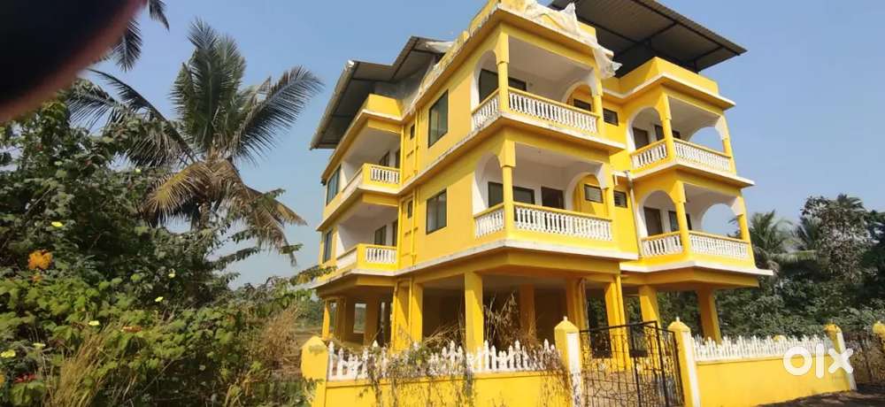 Full Building For Sale in Sernabatim colva close to Beach