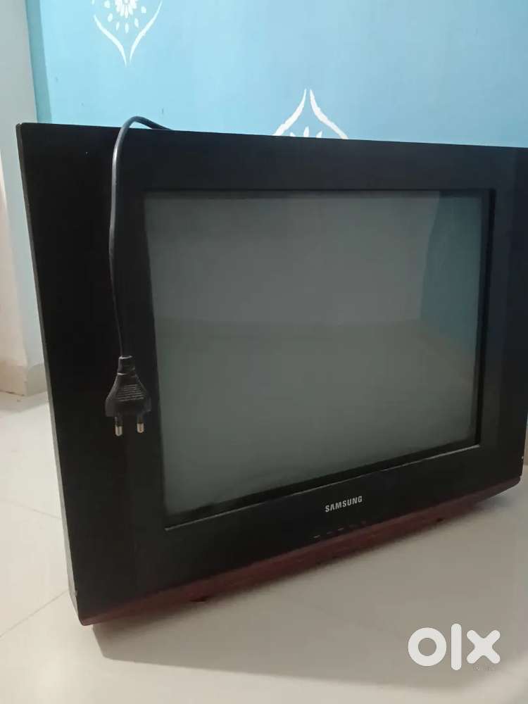 Yah tv 4-5 saal purana hai bhut kam use kiye hai