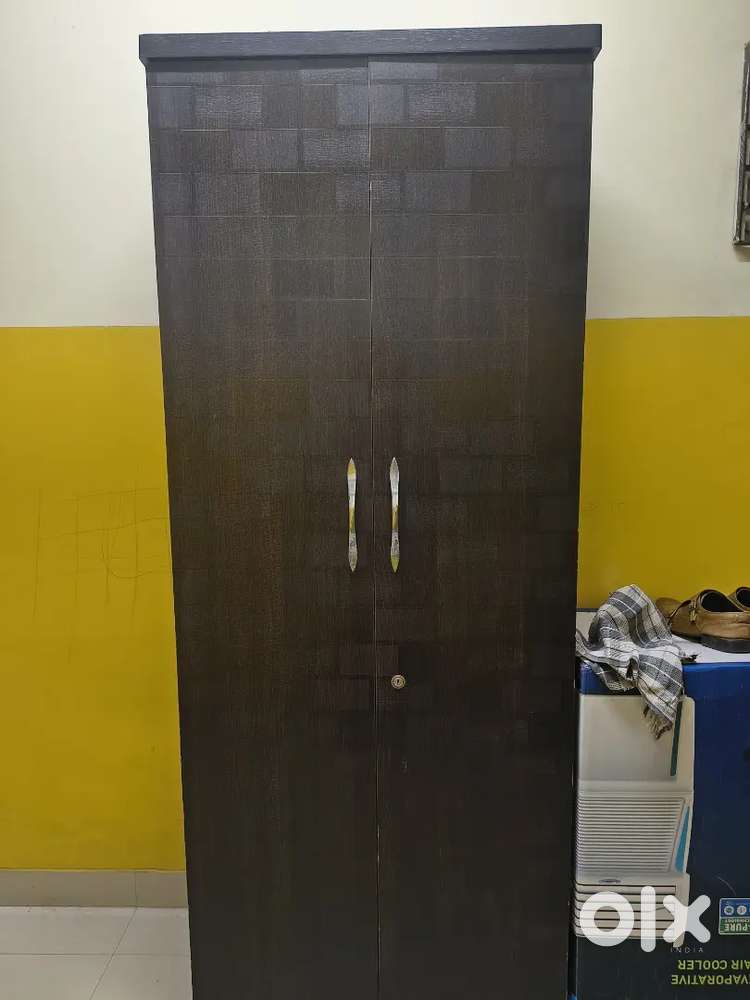 wardrobe wood good condition, self used. For members cloth capacity.