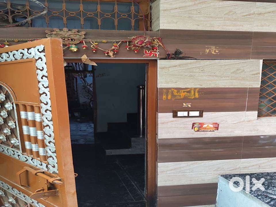 अर्जेंट सेल 50 वर्ग गज का घर 2 मंजिला बना हुआ