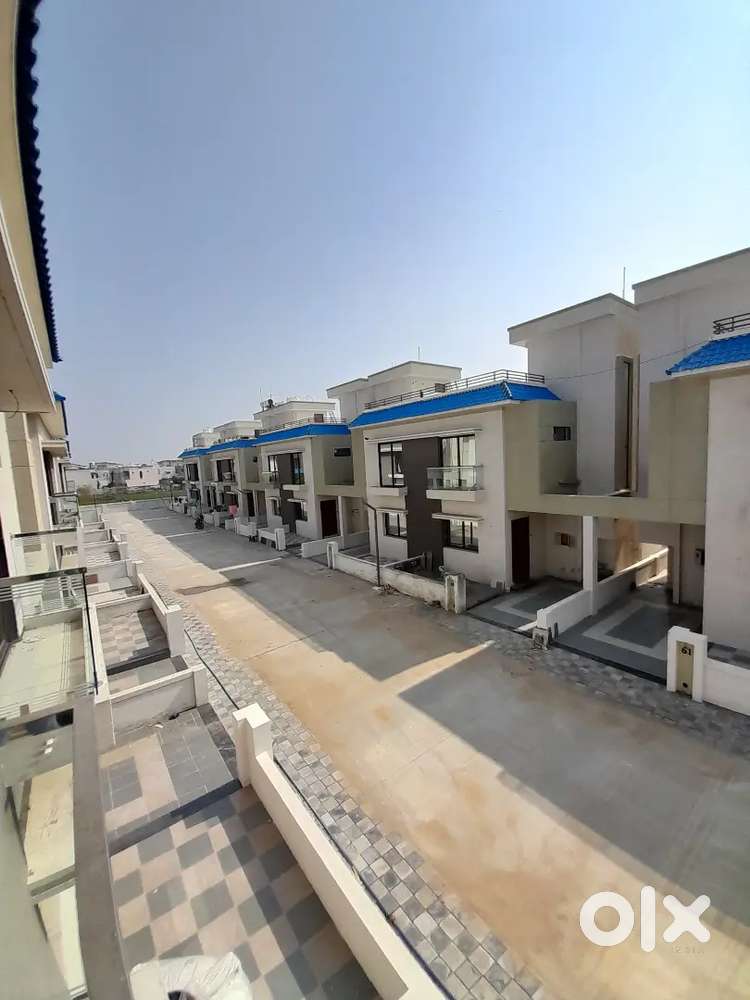 3 bhk Luxurious Bungalow at Ankhol with huge Plot size.