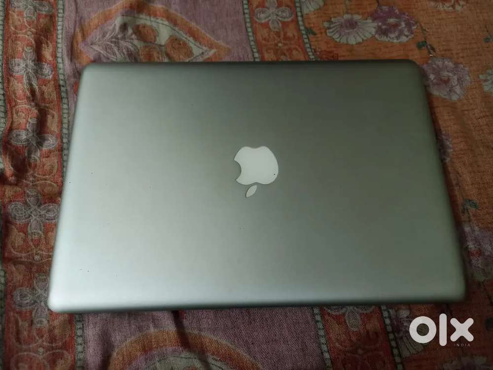 Macbook pro 2012 model good condition change Box not available