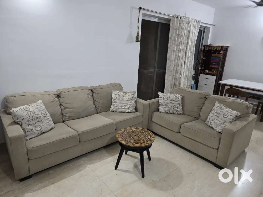 Luxurious Ashley sofa, 3+2 seater