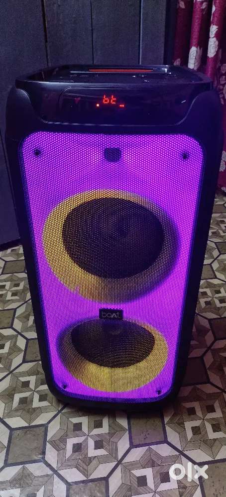 BOAT party pal 400 high bass trolly sound box