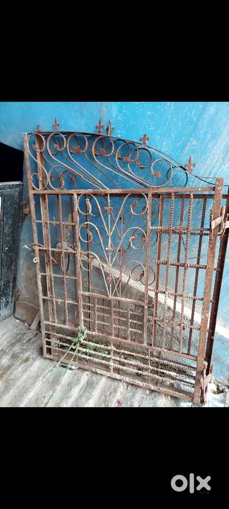 Going cheap 9 feet heavy gate for sale
