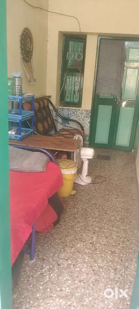 ROOM SHARING ( ROOM MATE)
