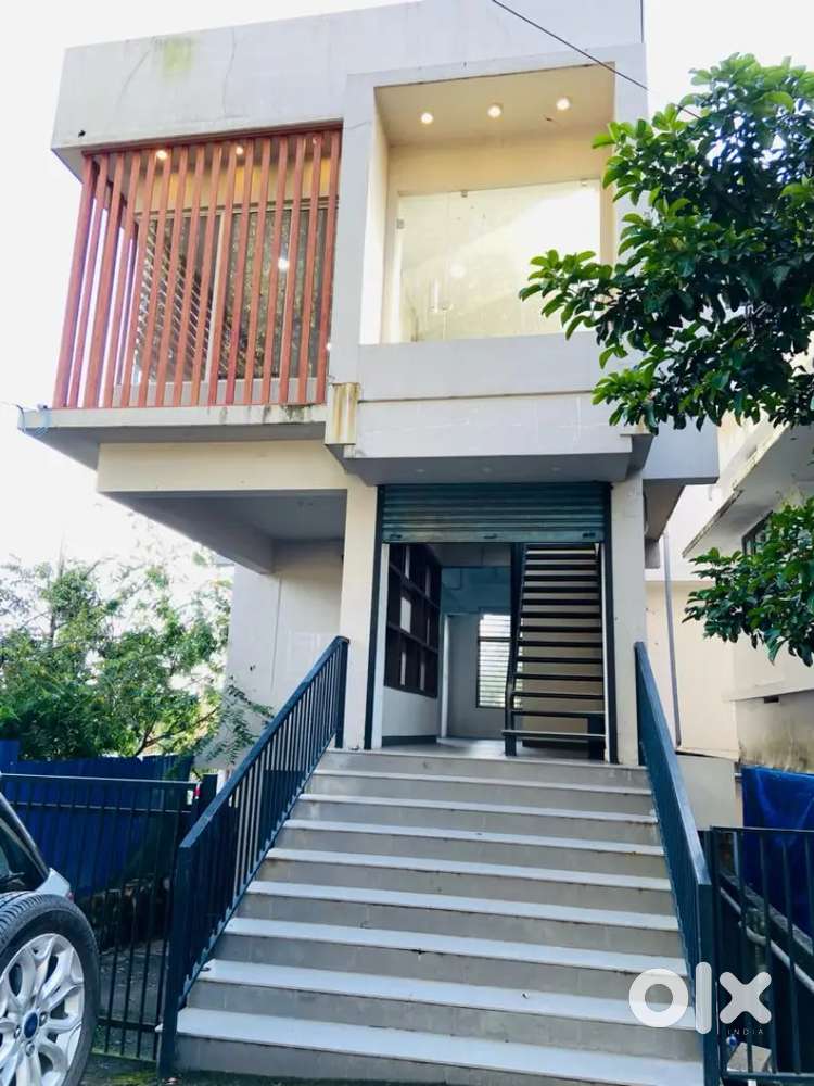 Kakkanad athani 3cent building for sale