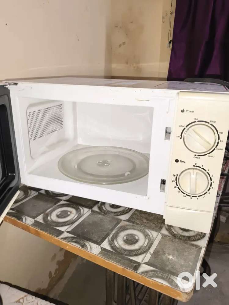 Microwave oven- brand new condition ek baar bhi use nhi hua ...