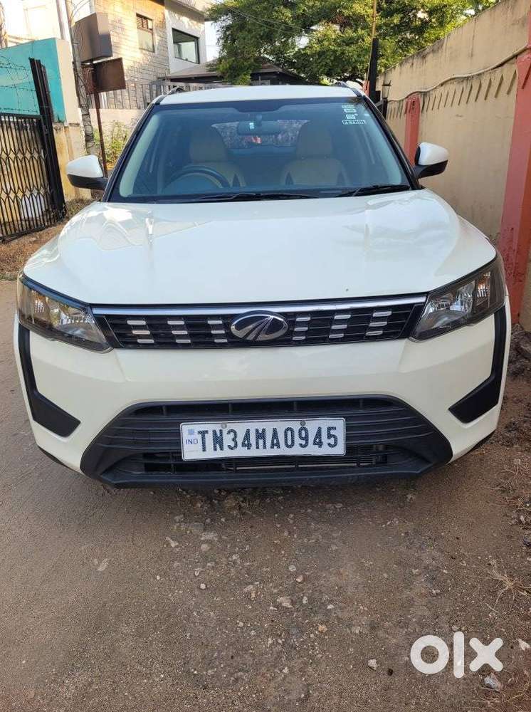 Mahindra XUV300 W6, 2022, Petrol