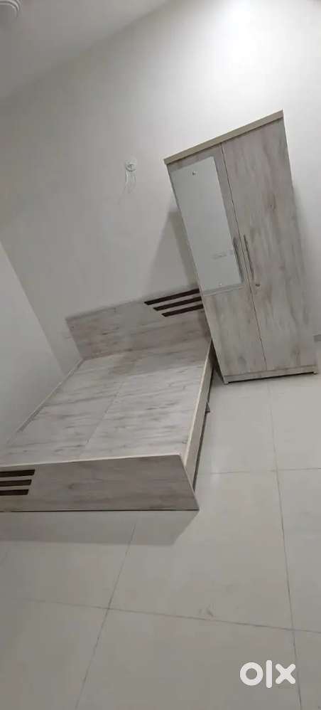 BRAND NEW BEDROOMSET 5X6 SEMI STORAGE BED &2DOOR 2.5X6 AT FACTORY COST