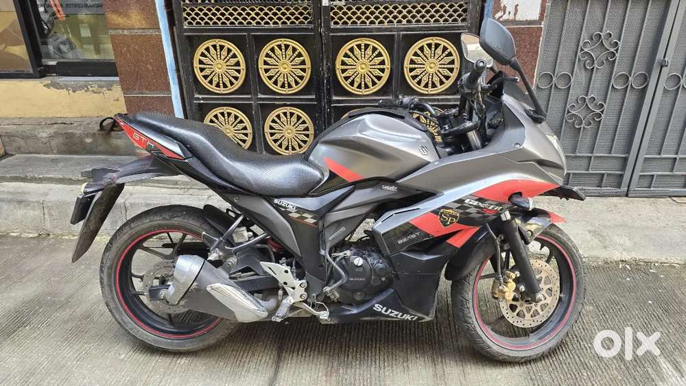 Suzuki gixxer SF special edition