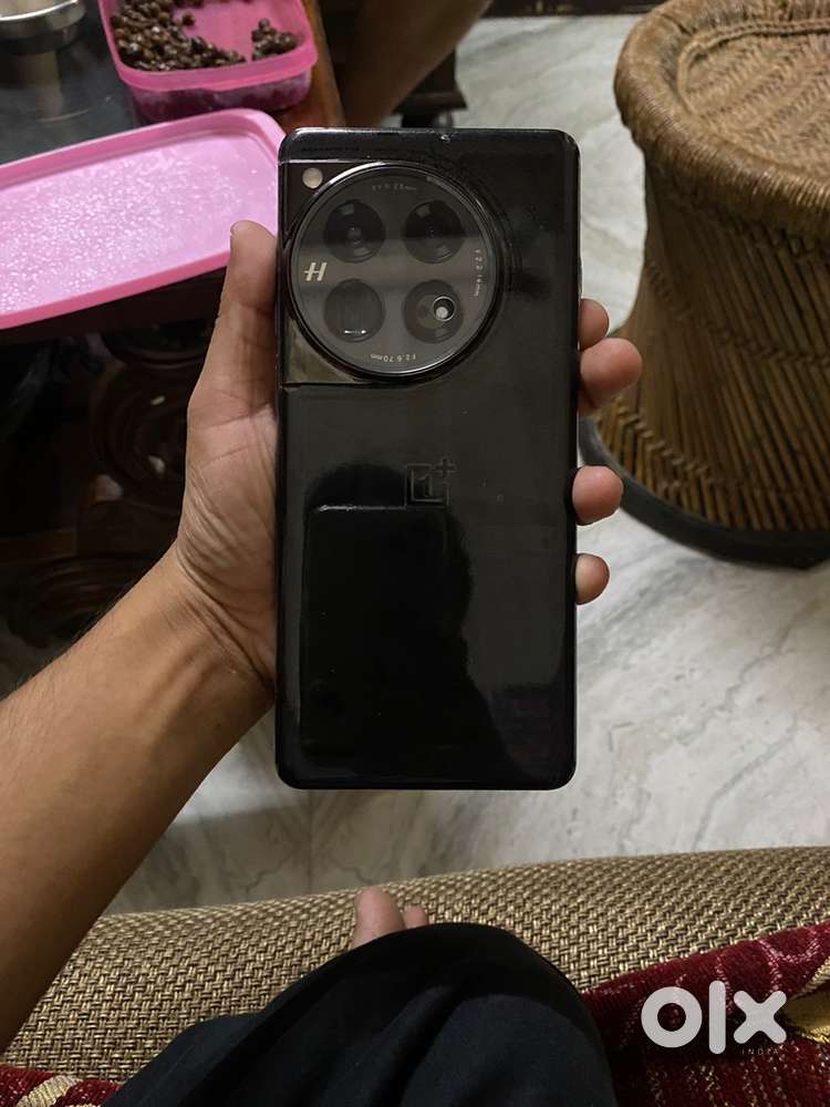 One plus 12 12gb 256gb