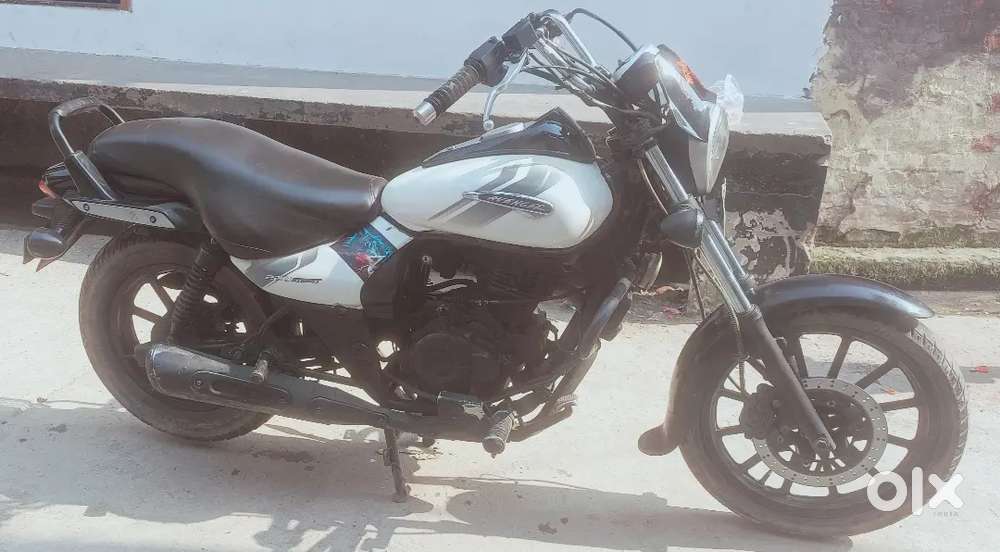 Avenger 220 street in good condition one handed driver