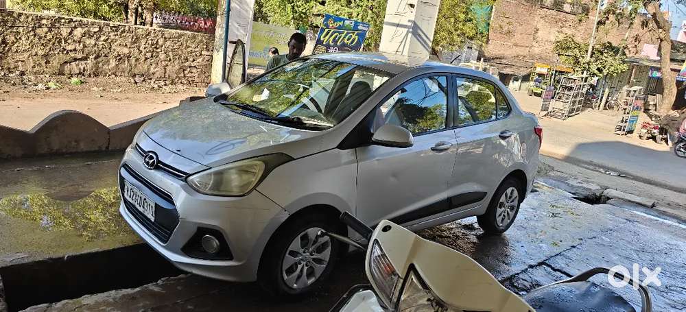 Hyundai Xcent 2015 Diesel Well Maintained