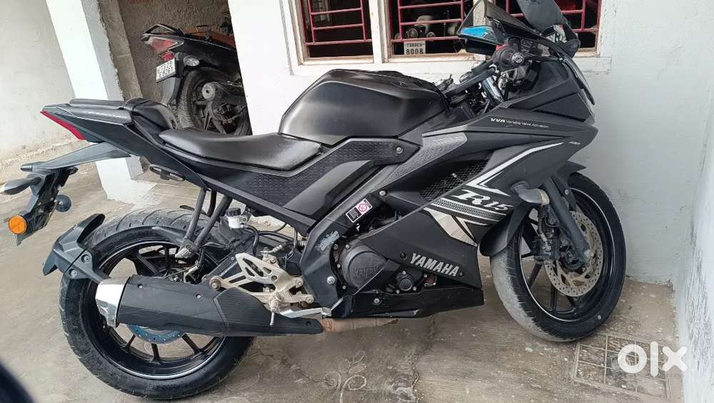 Less driven vechile. R15 V3 showroom track.