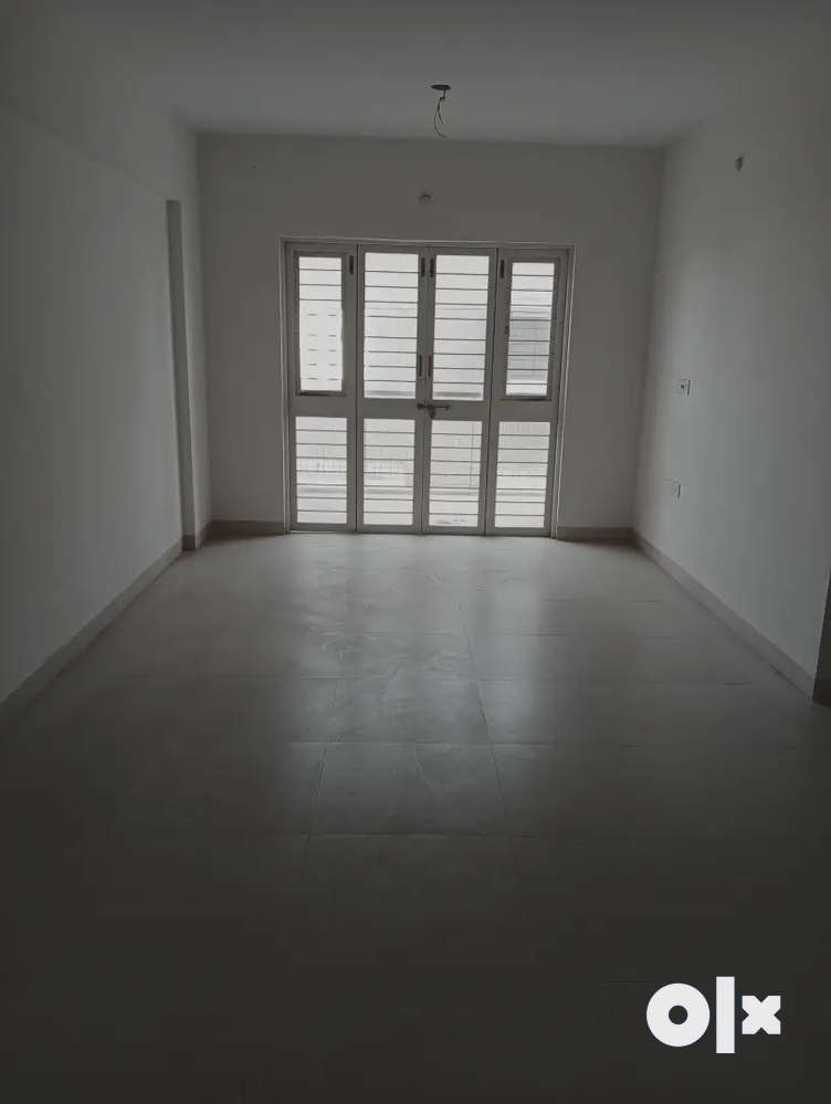 2bhk flat in low cost urgent to sale corporation water available.