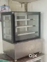 Display oven
