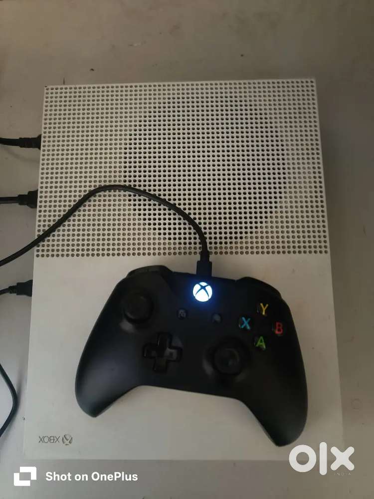 Xbox one s with 3 games 4k console best condition