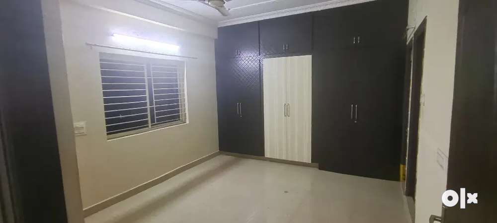 3bhk with separate Pooja room 1870 sft north facing flat for rent