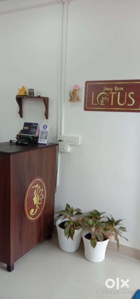 Beauty parlour with full equipments for sale