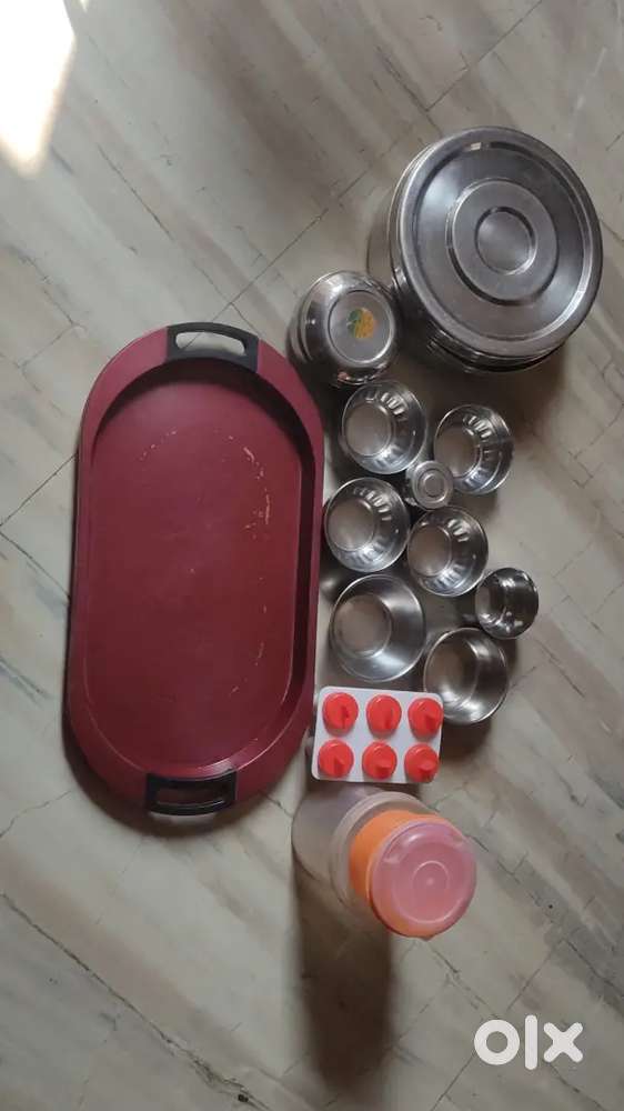 2nd hand utensils with tray