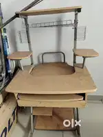 Computer table