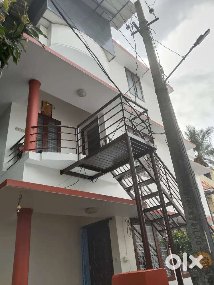 First Floor For Rent. Muttada Marapalam Road.
