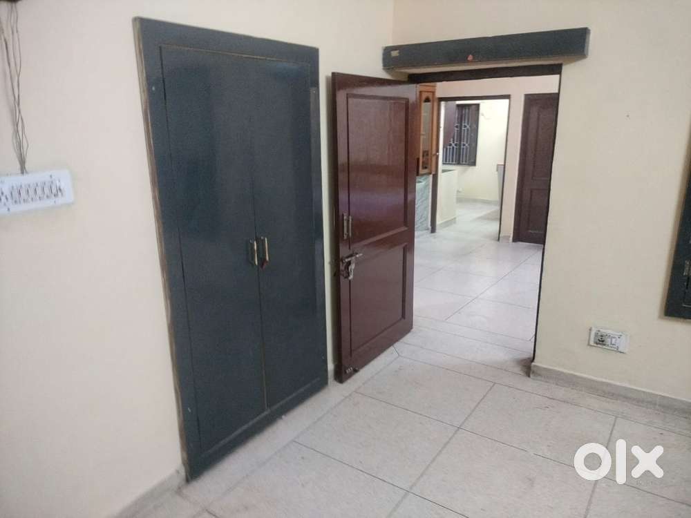 2 BHK for girls and family(newly painted)