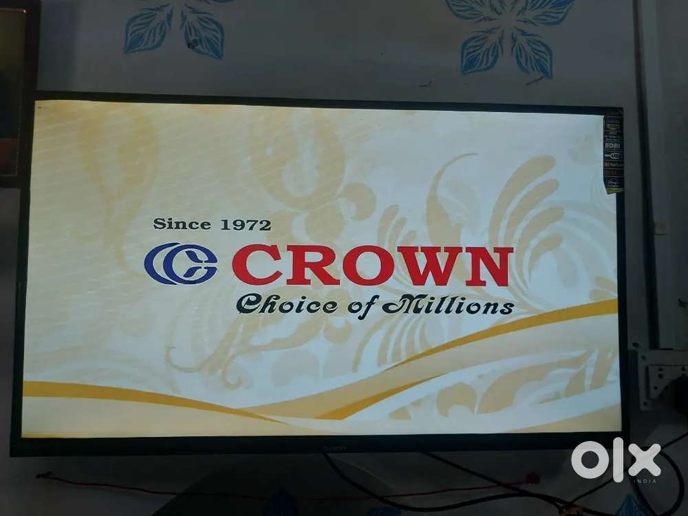 Crown 42 Inch LED Smart TV