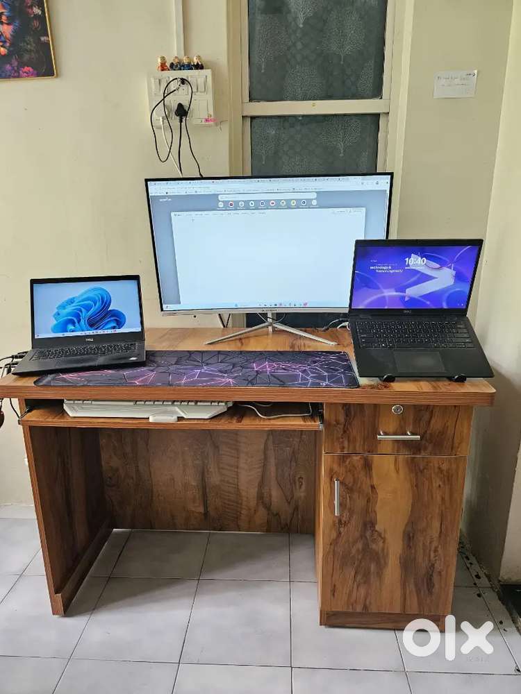 Wooden Study/Computer Table – Hardly Used, Almost New