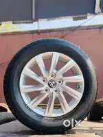 16 Inch Toyota Genuine Hycross 4 Used Alloys & 215/60/16 4 Used Tyers