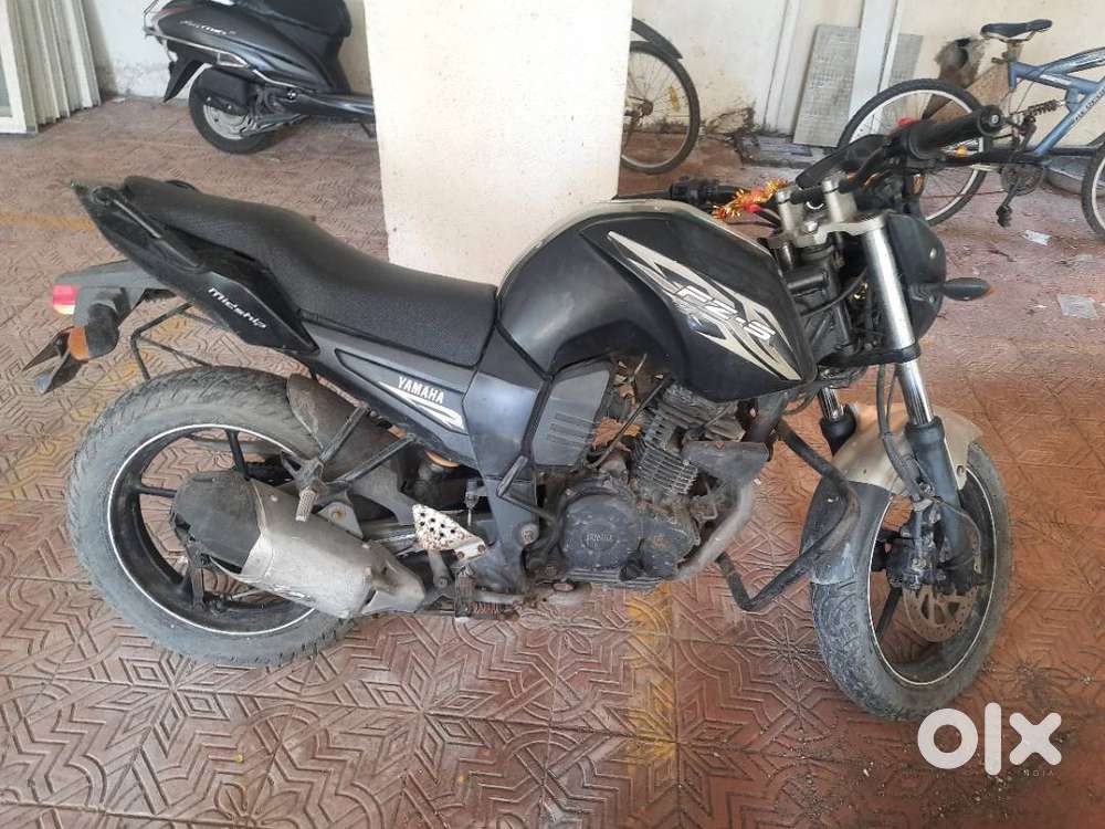 FZ S 2011 model bike ... urgent selling