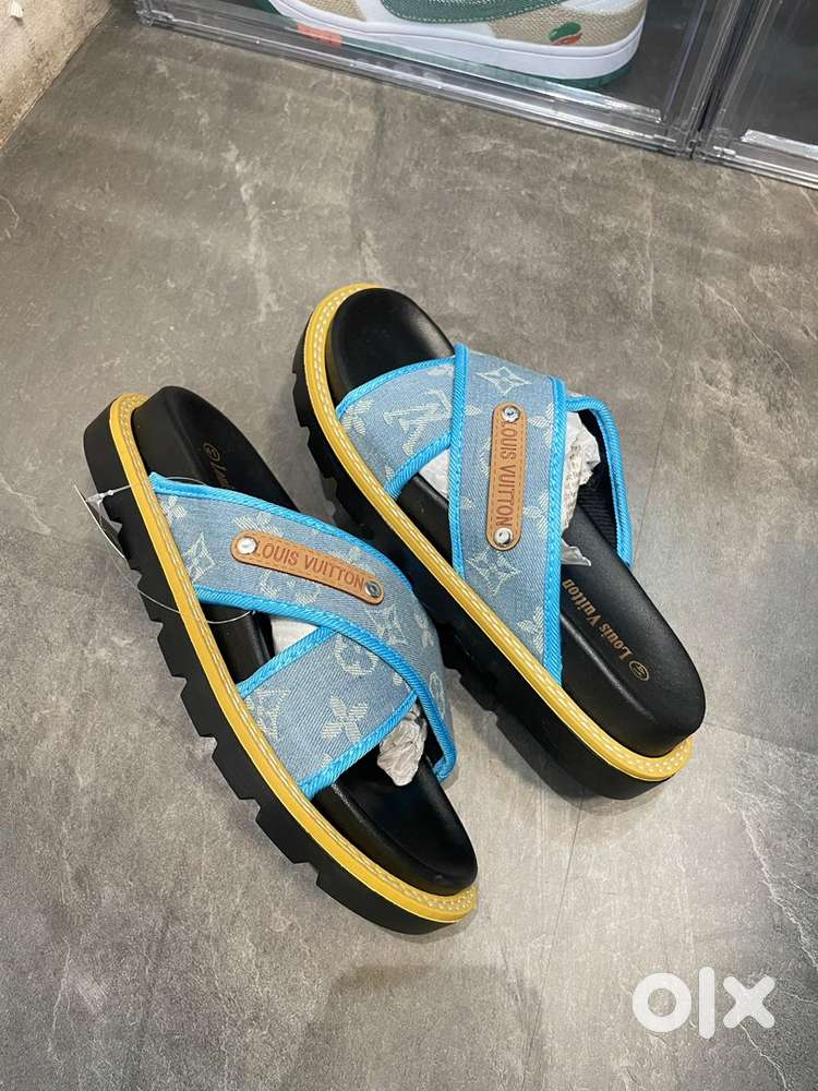 LV PREMIUM SLIDES WITH TOP NOTCH QUALITY.
