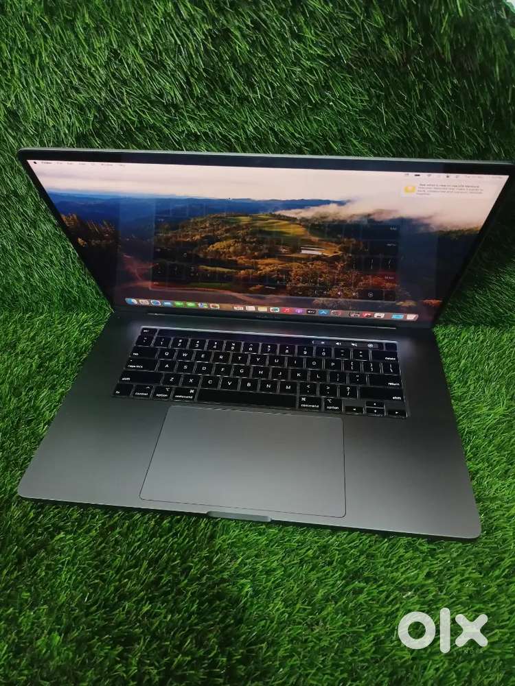 Apple macbook pro i9,16gb ram,512 ssd