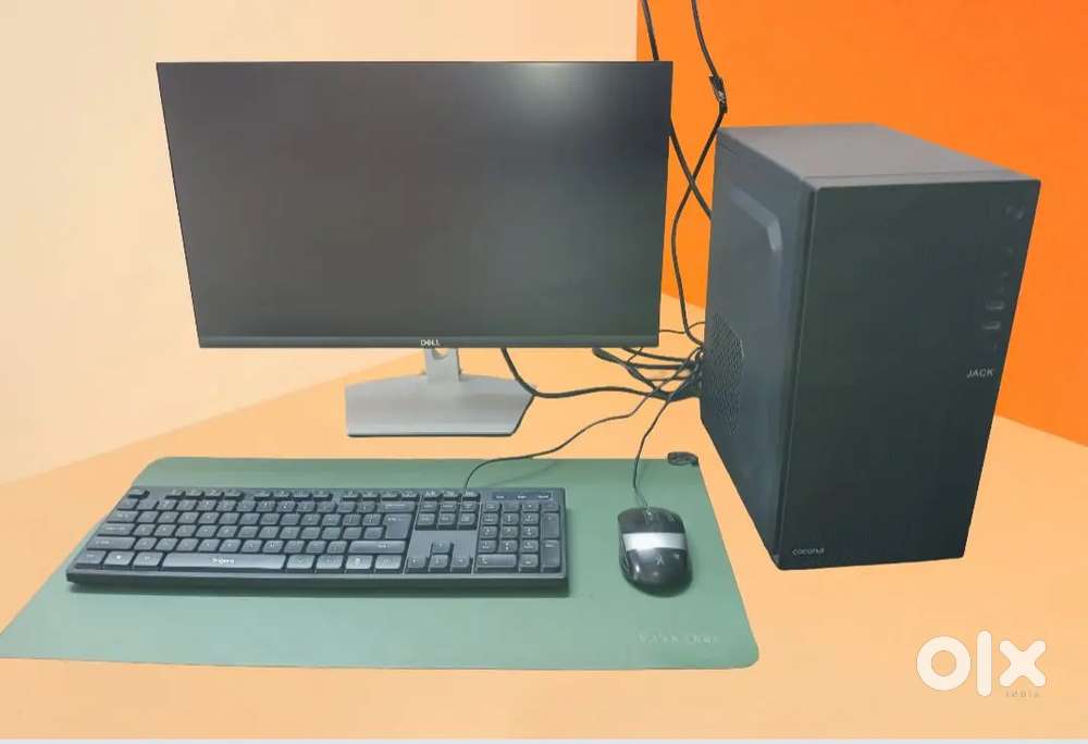 COMPUTER SELLING URGENT.
