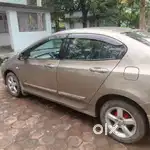Honda city top model koi kaam nahi hai lo aur chalao
