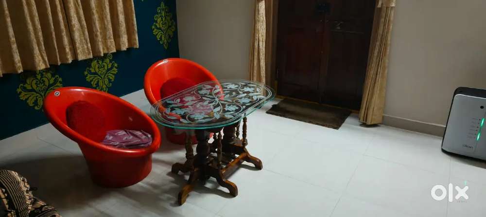 Selling coffee table and Diwan,Tub chairs