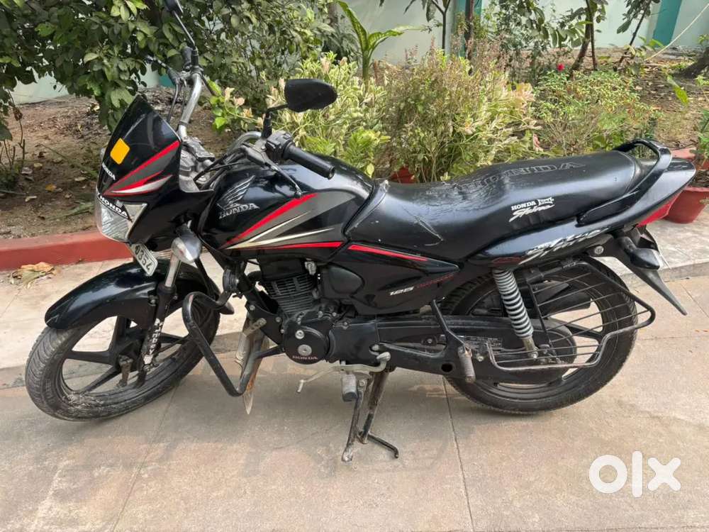 HONDA SHINE IN VERY GOOD CONDITION SINGLE HAND