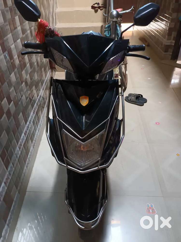 Electric scooty for sale