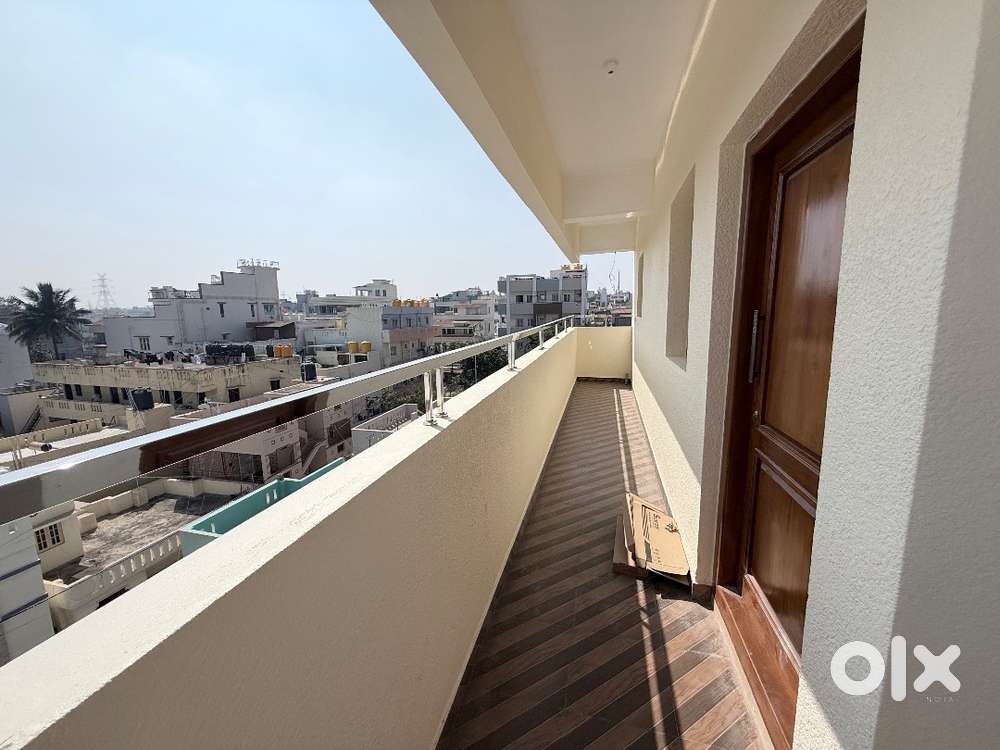 5 flats are available all are new