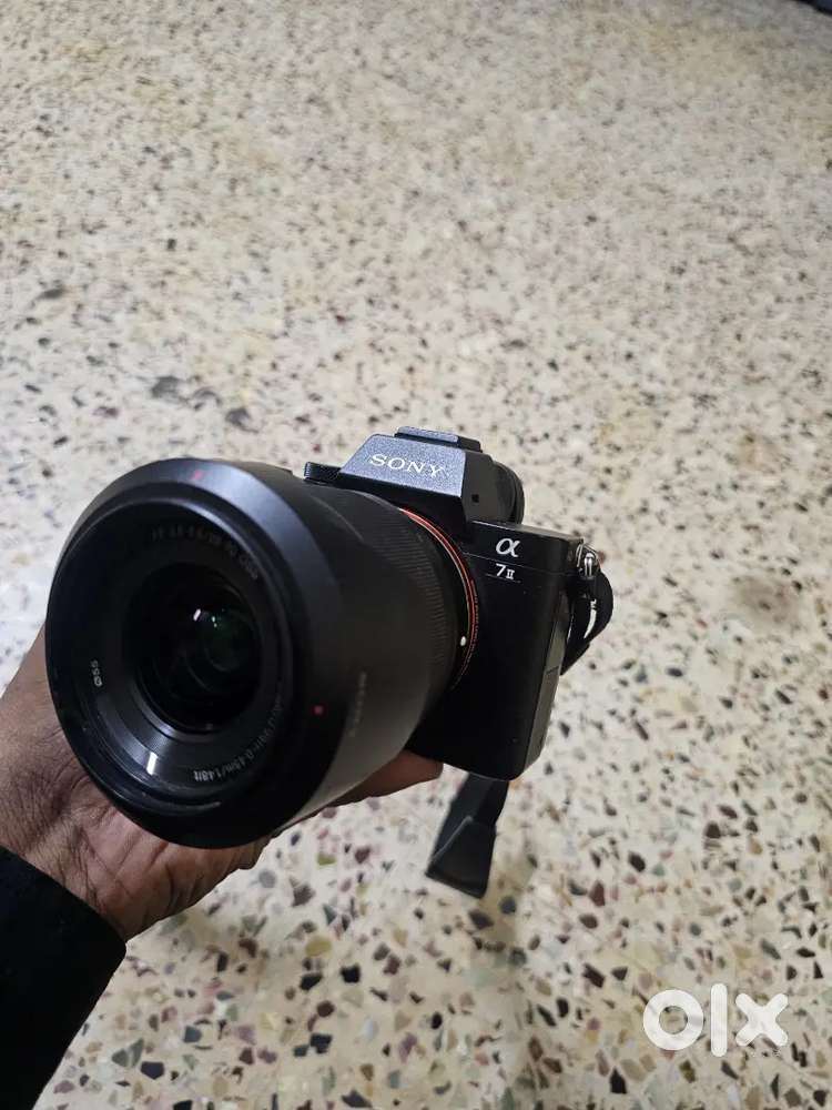 Sony A7 II Professional youtube Kit - Full Frame DSLR + Accessories)