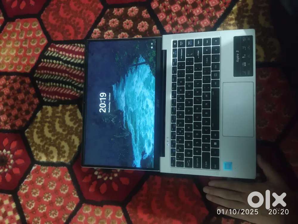 Acer aspire 3(2month old) original charger , laminated