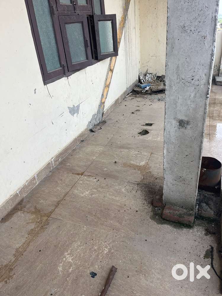 3 floor complite 4 th floor unfarnised