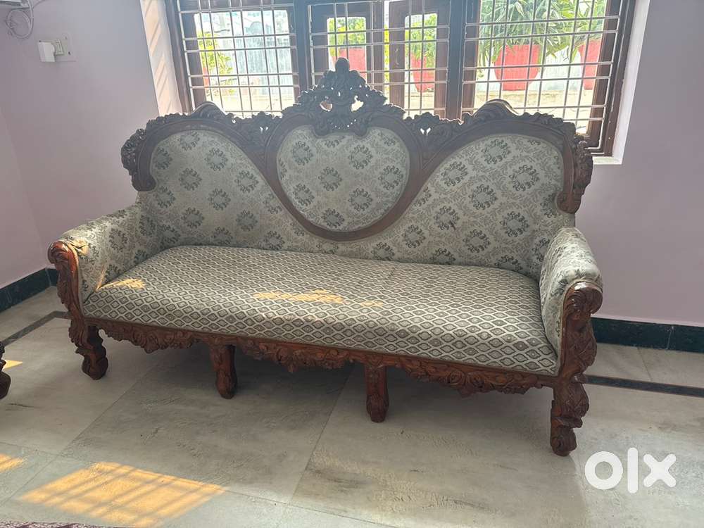3 seater sofa ,1+1 seater sofas ,3 seater sethi and 1 coffie table