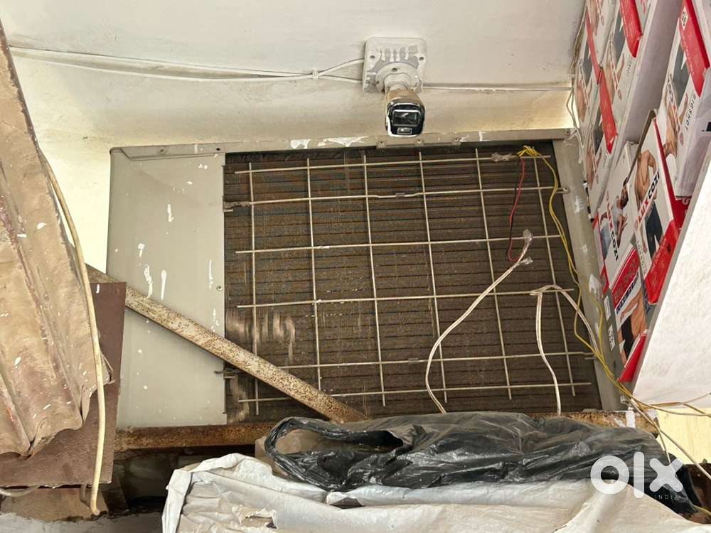 L g ac 1 ton with remote for sale