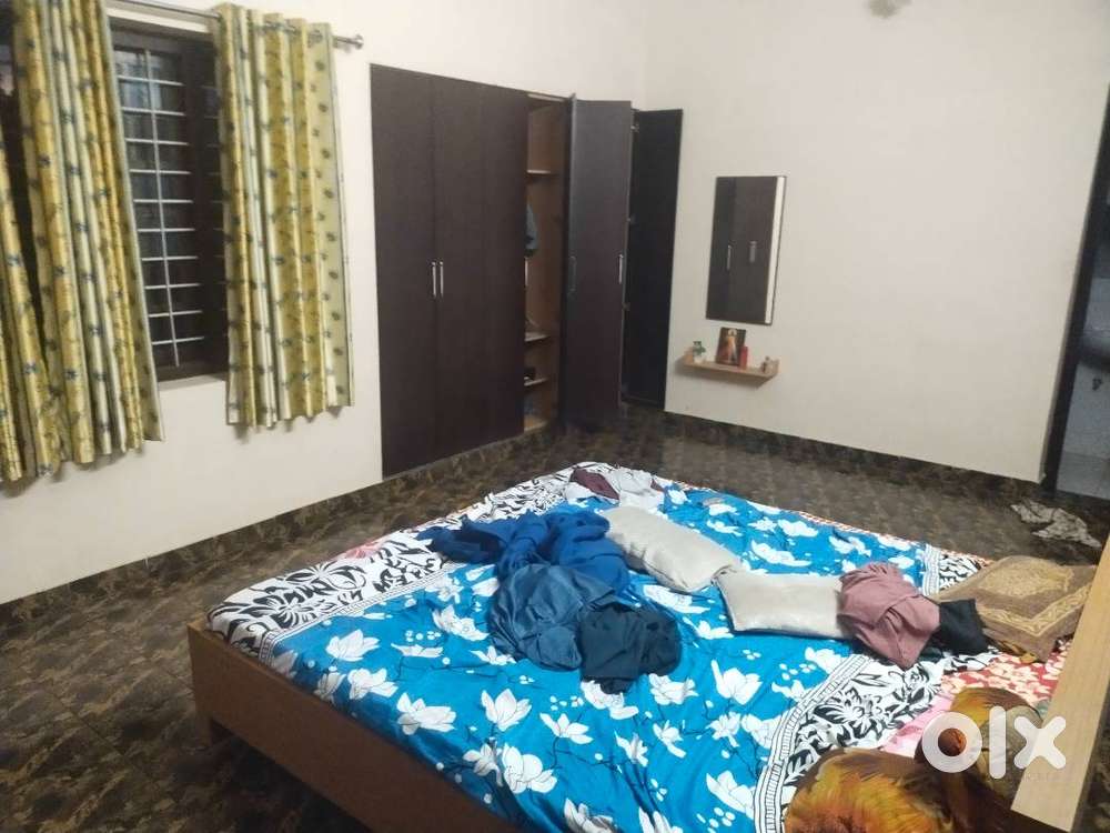 1 BED Furnished A/c Single Room For Rent near Punkunnam ,Thrissur Town