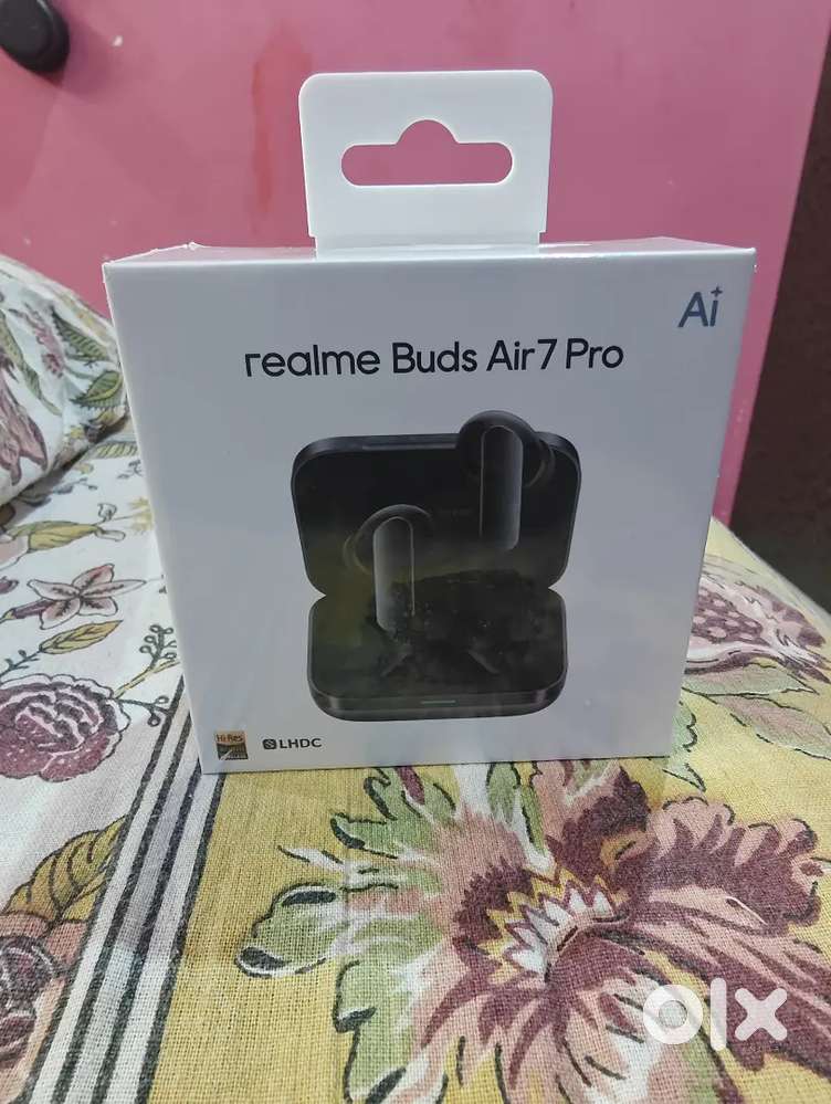 Sealed Realme Air 7 Pro buds
