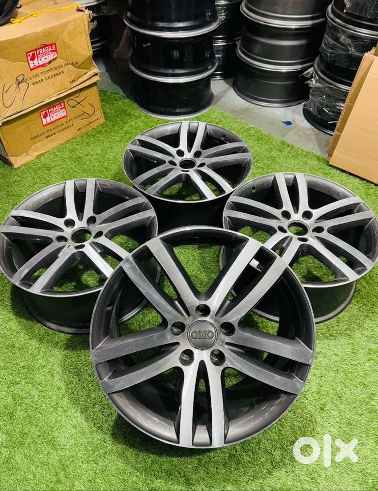 AUDI ORIGINAL ALLOY WHEELS 20 INCH SET OF 4 (GOOD CONDITION)