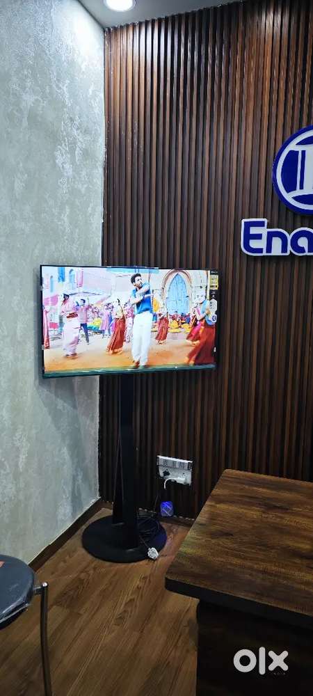 40Brand new led smart tv android with warranty installation
